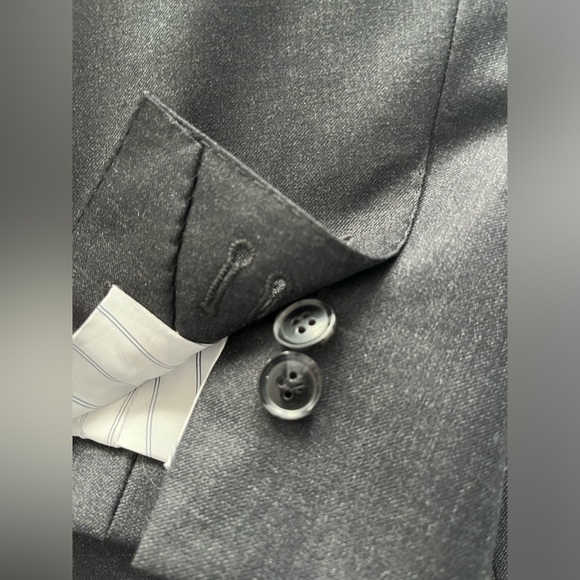 Like new gray SUITSUPPLY NAPOLI suit jacket - size 46 - Picture 6 of 6